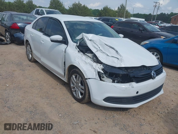 2011 Volkswagen Jetta SE with VIN 3VWDX7AJ9BM352889, listed as a IAAI auction lot 42276273 with Not provided miles and . Bid and sale history available at DreamBid. Image 1.