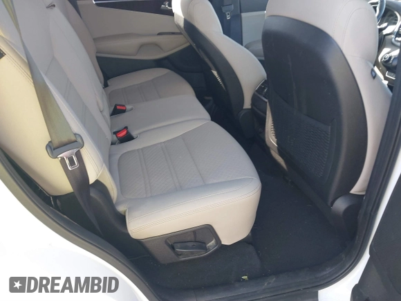 2016 Kia Sorento LX with VIN 5XYPGDA50GG136693, listed as a IAAI auction lot 40649800 with 67,281 mi miles. Bid and sale history available at carsss.com. Image 8.