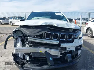 2025 Jeep Compass Sport with VIN 3C4NJDAN9ST516030, listed as a IAAI auction lot 41471666 with 2,094 mi miles and . Bid and sale history available at DreamBid. Image 13.