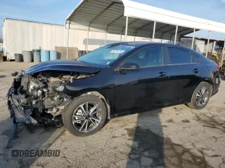 2022 Kia Forte LXS with VIN 3KPF24AD9NE457420, listed as a Copart auction lot 86216704 with 48,441 mi miles and Salvage Title. Bid and sale history available at carsss.com. Image 1.