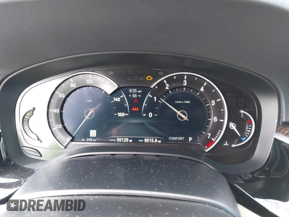 2019 BMW 5 Series 530i z VIN WBAJA5C50KBX87929, wystawiony jako IAAI lot #42546731 z przebiegiem 50 129 mil mil oraz . Historia ofert i sprzedaży dostępna na DreamBid. Obrazek 7.