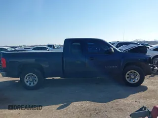 2010 Chevrolet Silverado 1500 LS with VIN 1GCSCREA5AZ134148, listed as a IAAI auction lot 41576732 with 211,421 mi miles. Bid and sale history available at carsss.com. Image 14.