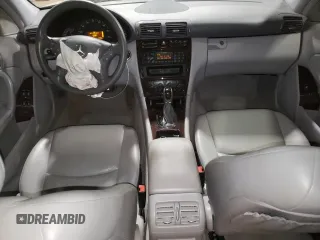 2003 Mercedes-Benz C 240 z VIN WDBRF81J63F356884, wystawiony jako Copart lot #63701705 z przebiegiem 104 856 mil mil oraz Szkoda całkowita • Salvage title. Historia ofert i sprzedaży dostępna na DreamBid. Obrazek 8.