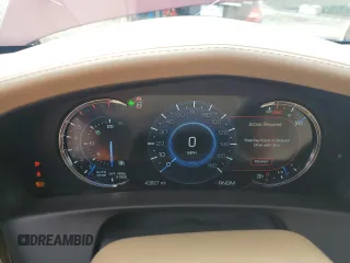 2017 Cadillac CT6 Platinum AWD z VIN 1G6KN5R60HU173474, wystawiony jako Copart lot #51207715 z przebiegiem 43 627 mil mil oraz Szkody całkowita. Historia ofert i sprzedaży dostępna na DreamBid. Obrazek 9.