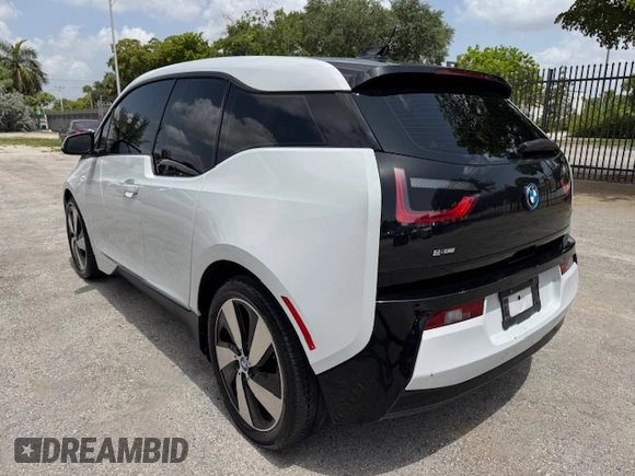 2014 BMW i3 with VIN WBY1Z2C54EV284626, listed as a Copart auction lot 61809165 with 27,008 mi miles and Clean title. Bid and sale history available at DreamBid. Image 2.