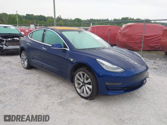 2018 Tesla Model 3 Long Range Battery z VIN 5YJ3E1EBXJF088444, wystawiony jako IAAI lot #42072860 z przebiegiem 46 063 mil mil oraz . Historia ofert i sprzedaży dostępna na DreamBid. Obrazek 1.