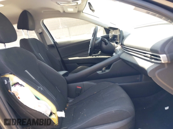2023 Hyundai Elantra SEL z VIN 5NPLS4AG7PH111202, wystawiony jako IAAI lot #42014119 z przebiegiem 77 356 mil mil oraz . Historia ofert i sprzedaży dostępna na DreamBid. Obrazek 5.