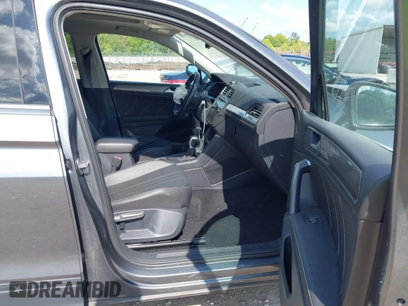 2022 Volkswagen Tiguan SE с VIN 3VV3B7AX1NM166528, выставлен на аукционе IAAI как лот 42723213 с пробегом 85 173 миль миль и . История ставок и продаж доступна на DreamBid. Изображение 5.