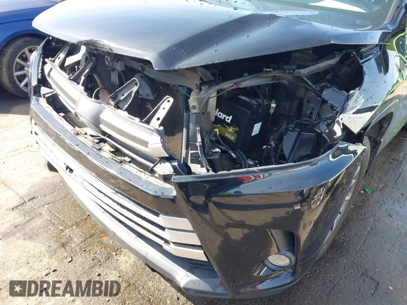 2017 Toyota Highlander XLE with VIN 5TDJZRFH3HS417049, listed as a IAAI auction lot 42535954 with 136,639 mi miles and . Bid and sale history available at DreamBid. Image 6.