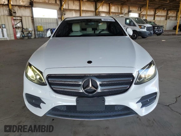 2019 Mercedes-Benz E-Class E 300 with VIN WDDZF4JB3KA565651, listed as a Copart auction lot 42371535 with 132,756 mi miles and Clean Title. Bid and sale history available at carsss.com. Image 5.