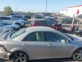 2008 Mazda 6 i Sport VE with VIN 1YVHP80C785M44458, listed as a IAAI auction lot 41993477 with 259,789 mi miles. Bid and sale history available at carsss.com. Image 13.