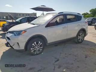 2017 Toyota RAV4 LE z VIN JTMZFREV9HJ143632, wystawiony jako Copart lot #61292495 z przebiegiem Nie podano mil oraz Czysty tytuł • Clean title. Historia ofert i sprzedaży dostępna na DreamBid. Obrazek 1.