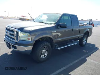 2006 Ford F-250 XL z VIN 1FTSX21516EC97026, wystawiony jako IAAI lot #41991940 z przebiegiem 169 841 mil mil oraz . Historia ofert i sprzedaży dostępna na DreamBid. Obrazek 6.