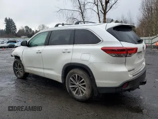 2017 Toyota Highlander XLE z VIN 5TDJZRFH8HS392519, wystawiony jako Copart lot #44079265 z przebiegiem 84 065 mil mil oraz Szkoda całkowita • Salvage title. Historia ofert i sprzedaży dostępna na DreamBid. Obrazek 2.