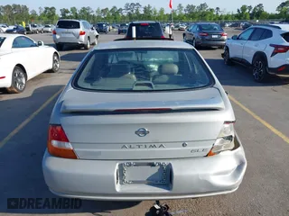 1999 Nissan Altima XE with VIN 1N4DL01D4XC252973, listed as a IAAI auction lot 42005504 with 247,570 mi miles. Bid and sale history available at carsss.com. Image 15.