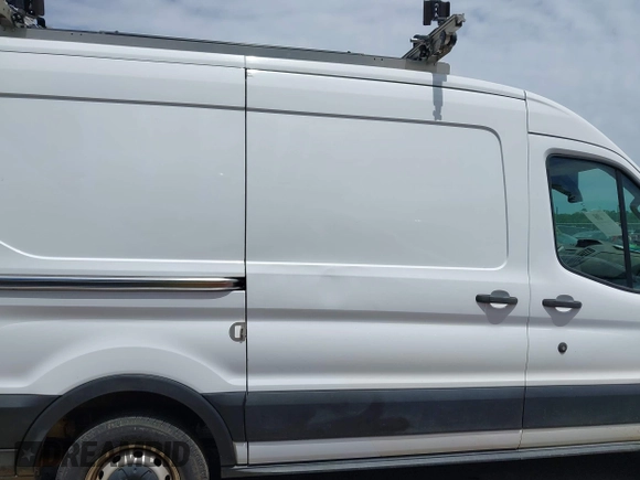 2019 Ford Transit z VIN 1FTYR1CM7KKB27266, wystawiony jako IAAI lot #42290305 z przebiegiem 129 746 mil mil oraz . Historia ofert i sprzedaży dostępna na DreamBid. Obrazek 13.