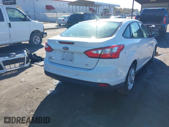 2013 Ford Focus SE with VIN 1FADP3F29DL178636, listed as a IAAI auction lot 40982395 with 1 mi miles. Bid and sale history available at carsss.com. Image 4.