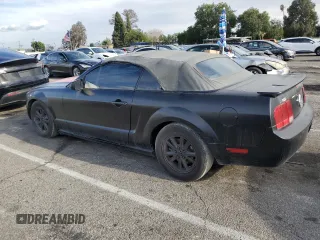 2008 Ford Mustang Deluxe z VIN 1ZVHT84N185177814, wystawiony jako Copart lot #51539775 z przebiegiem 147 380 mil mil oraz Czysty tytuł • Clean title. Historia ofert i sprzedaży dostępna na DreamBid. Obrazek 2.
