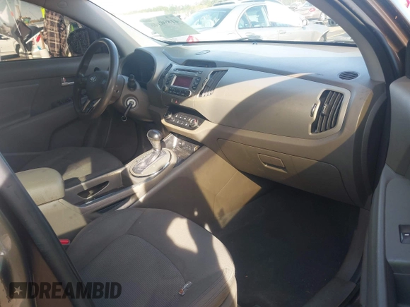 2014 Kia Sportage LX with VIN KNDPB3AC9E7648454, listed as a IAAI auction lot 41898146 with 200,934 mi miles. Bid and sale history available at carsss.com. Image 5.