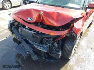 2020 Kia Soul LX with VIN KNDJ23AU4L7113673, listed as a IAAI auction lot 41847880 with 83,976 mi miles. Bid and sale history available at carsss.com. Image 6.