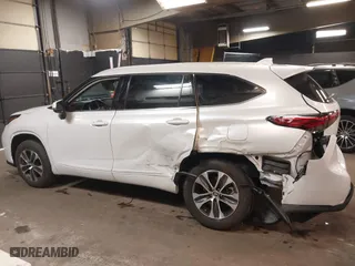 2022 Toyota Highlander XLE with VIN 5TDGZRBH5NS168930, listed as a IAAI auction lot 41913580 with 16,762 mi miles. Bid and sale history available at carsss.com. Image 14.