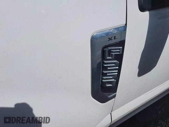 2022 Ford F-250 XL with VIN 1FT7X2B60NEE90697, listed as a IAAI auction lot 42404221 with 87,585 mi miles and . Bid and sale history available at DreamBid. Image 1.