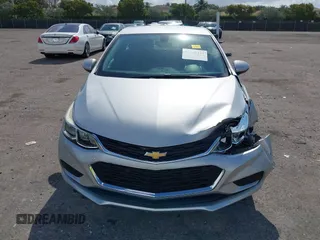 2017 Chevrolet Cruze LS z VIN 1G1BC5SM5H7233199, wystawiony jako IAAI lot #42168232 z przebiegiem 48 052 mil mil oraz . Historia ofert i sprzedaży dostępna na DreamBid. Obrazek 12.