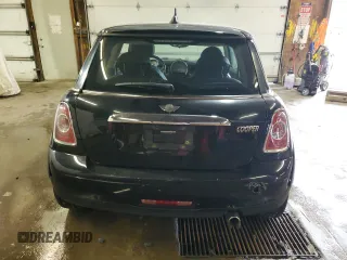 2012 MINI Hardtop with VIN WMWSU3C5XCT185017, listed as a Copart auction lot 61015285 with 129,288 mi miles and Clean title. Bid and sale history available at DreamBid. Image 6.