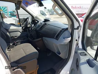 2016 Ford Transit XL z VIN 1FDZK1CM4GKB46112, wystawiony jako IAAI lot #42799593 z przebiegiem 207 041 mil mil oraz . Historia ofert i sprzedaży dostępna na DreamBid. Obrazek 5.