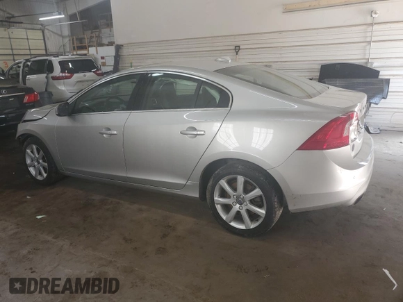 2016 Volvo S60 T5 Premier z VIN YV1612TK9G2393764, wystawiony jako Copart lot #53314985 z przebiegiem 112 858 mil mil oraz Szkoda całkowita • Salvage title. Historia ofert i sprzedaży dostępna na DreamBid. Obrazek 2.
