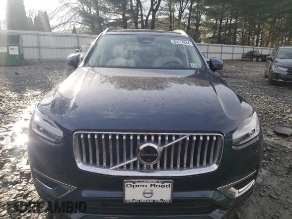 2024 Volvo XC90 Ultimate Bright Theme with VIN YV4062PF8R1185598, listed as a Copart auction lot 83224844 with 11,004 mi miles and Salvage Title. Bid and sale history available at carsss.com. Image 5.