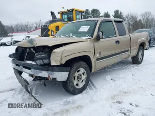 2005 Chevrolet Silverado 1500 with VIN 1GCEK19V75E150685, listed as a IAAI auction lot 41431129 with 254,224 mi miles. Bid and sale history available at carsss.com. Image 2.