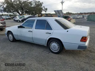 1991 Mercedes-Benz 300 300E with VIN WDBEA30D2MB339701, listed as a Copart auction lot 80088704 with 207,505 mi miles and Salvage Title. Bid and sale history available at carsss.com. Image 2.