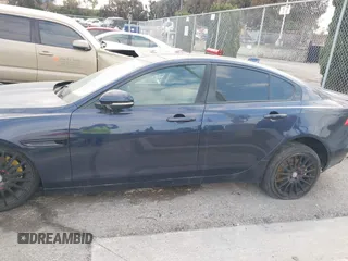 2017 Jaguar XE 25t Prestige z VIN SAJAE4BG7HA965131, wystawiony jako IAAI lot #41470414 z przebiegiem 131 300 mil mil oraz . Historia ofert i sprzedaży dostępna na DreamBid. Obrazek 15.
