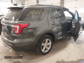 2017 Ford Explorer XLT z VIN 1FM5K8DH0HGD01798, wystawiony jako IAAI lot #41943235 z przebiegiem 142 422 mil mil oraz . Historia ofert i sprzedaży dostępna na DreamBid. Obrazek 4.