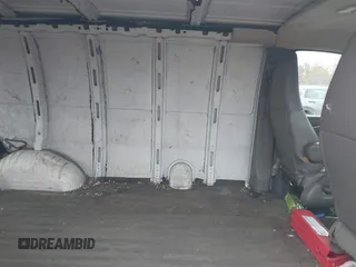 2017 GMC Savana Cargo z VIN 1GTW7AFF8H1130346, wystawiony jako IAAI lot #40884442 z przebiegiem 146 914 mil mil oraz . Historia ofert i sprzedaży dostępna na DreamBid. Obrazek 8.