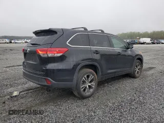 2017 Toyota Highlander LE z VIN 5TDBZRFH4HS436049, wystawiony jako Copart lot #51210145 z przebiegiem 109 492 mil mil oraz Szkoda całkowita • Salvage title. Historia ofert i sprzedaży dostępna na DreamBid. Obrazek 3.