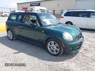 2011 MINI Clubman z VIN WMWZF3C58BTY00588, wystawiony jako IAAI lot #42157453 z przebiegiem 102 947 mil mil oraz . Historia ofert i sprzedaży dostępna na DreamBid. Obrazek 1.