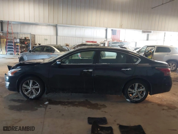 2015 Nissan Altima 2.5 SV with VIN 1N4AL3AP1FC476280, listed as a IAAI auction lot 41590990 with 113,565 mi miles. Bid and sale history available at carsss.com. Image 14.