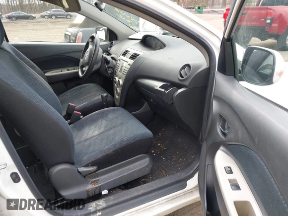 2008 Toyota Yaris with VIN JTDBT923681208403, listed as a IAAI auction lot 41944498 with 185,352 mi miles and . Bid and sale history available at DreamBid. Image 5.