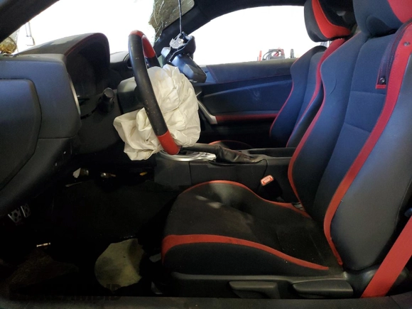2019 Toyota 86 GT z VIN JF1ZNAE11K9701375, wystawiony jako Copart lot #49727935 z przebiegiem Nie podano mil oraz Czysty tytuł • Clean title. Historia ofert i sprzedaży dostępna na DreamBid. Obrazek 7.