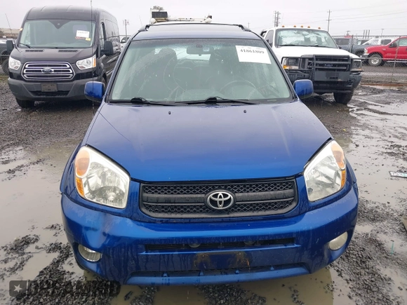 2005 Toyota RAV4 with VIN JTEHD20V656038833, listed as a IAAI auction lot 41861809 with 291,247 mi miles. Bid and sale history available at carsss.com. Image 12.