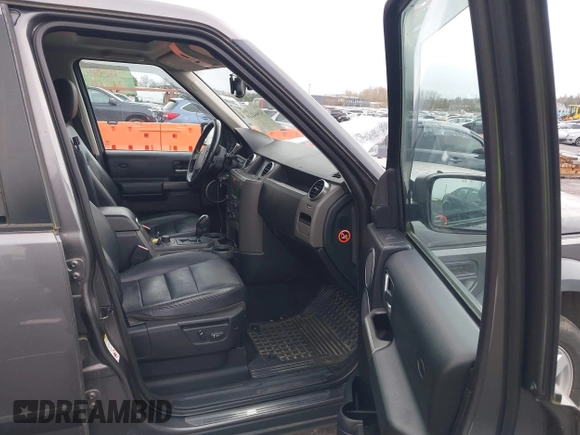 2006 Land Rover LR3 HSE with VIN SALAG25486A373239, listed as a IAAI auction lot 41664149 with 240,083 mi miles. Bid and sale history available at carsss.com. Image 5.