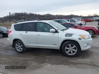 2010 Toyota RAV4 Limited z VIN 2T3YF4DV6AW017087, wystawiony jako IAAI lot #41546168 z przebiegiem 249 218 mil mil oraz . Historia ofert i sprzedaży dostępna na DreamBid. Obrazek 13.