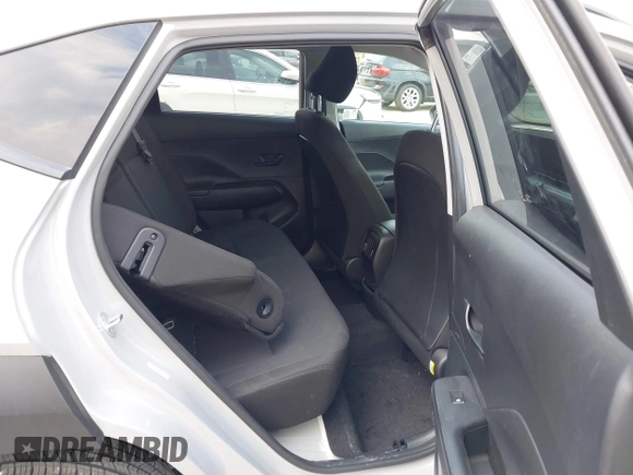 2024 Hyundai Kona SEL with VIN KM8HC3AB8RU054613, listed as a IAAI auction lot 41694657 with 10,568 mi miles. Bid and sale history available at carsss.com. Image 8.