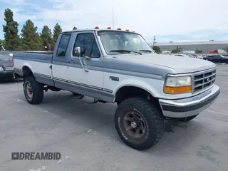 1995 Ford F-250 z VIN 1FTHX26G1SKA89485, wystawiony jako IAAI lot #42668384 z przebiegiem 155 837 mil mil oraz . Historia ofert i sprzedaży dostępna na DreamBid. Obrazek 1.