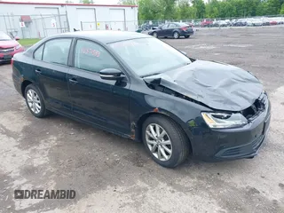 2011 Volkswagen Jetta SE with VIN 3VWDZ7AJ1BM093647, listed as a IAAI auction lot 42371533 with 171,419 mi miles and . Bid and sale history available at DreamBid. Image 1.
