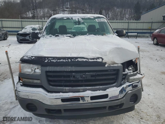 2005 GMC New Sierra 1500 SL with VIN 1GTEK14V75Z349719, listed as a Copart auction lot 86361254 with 70,658 mi miles and Salvage Title. Bid and sale history available at carsss.com. Image 5.