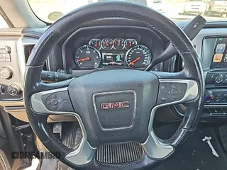 2018 GMC Sierra 1500 SLE z VIN 1GTV2MEC7JZ355593, wystawiony jako IAAI lot #42575783 z przebiegiem 172 588 mil mil oraz . Historia ofert i sprzedaży dostępna na DreamBid. Obrazek 17.