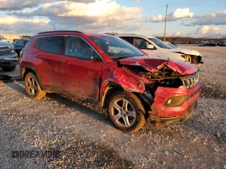 2023 Jeep Compass Latitude with VIN 3C4NJDBN9PT521329, listed as a Copart auction lot 47095775 with 32,213 mi miles and Salvage Title. Bid and sale history available at DreamBid. Image 4.